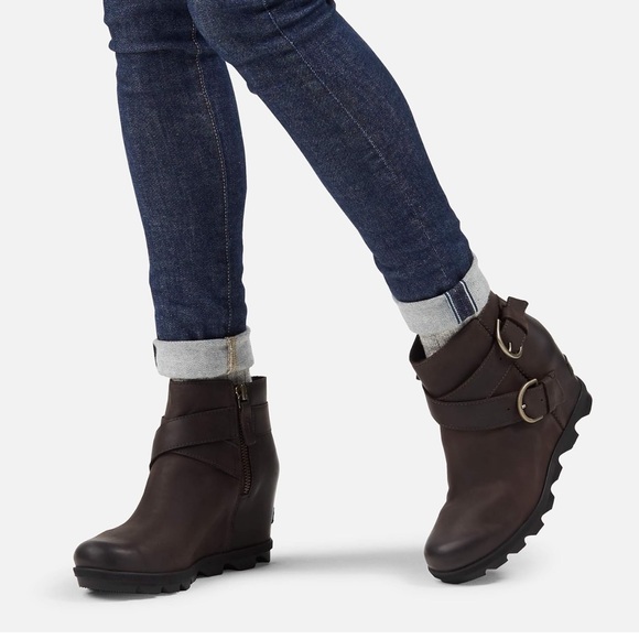 Sorel Joan of arctic wedge ll buckle bootie in brown